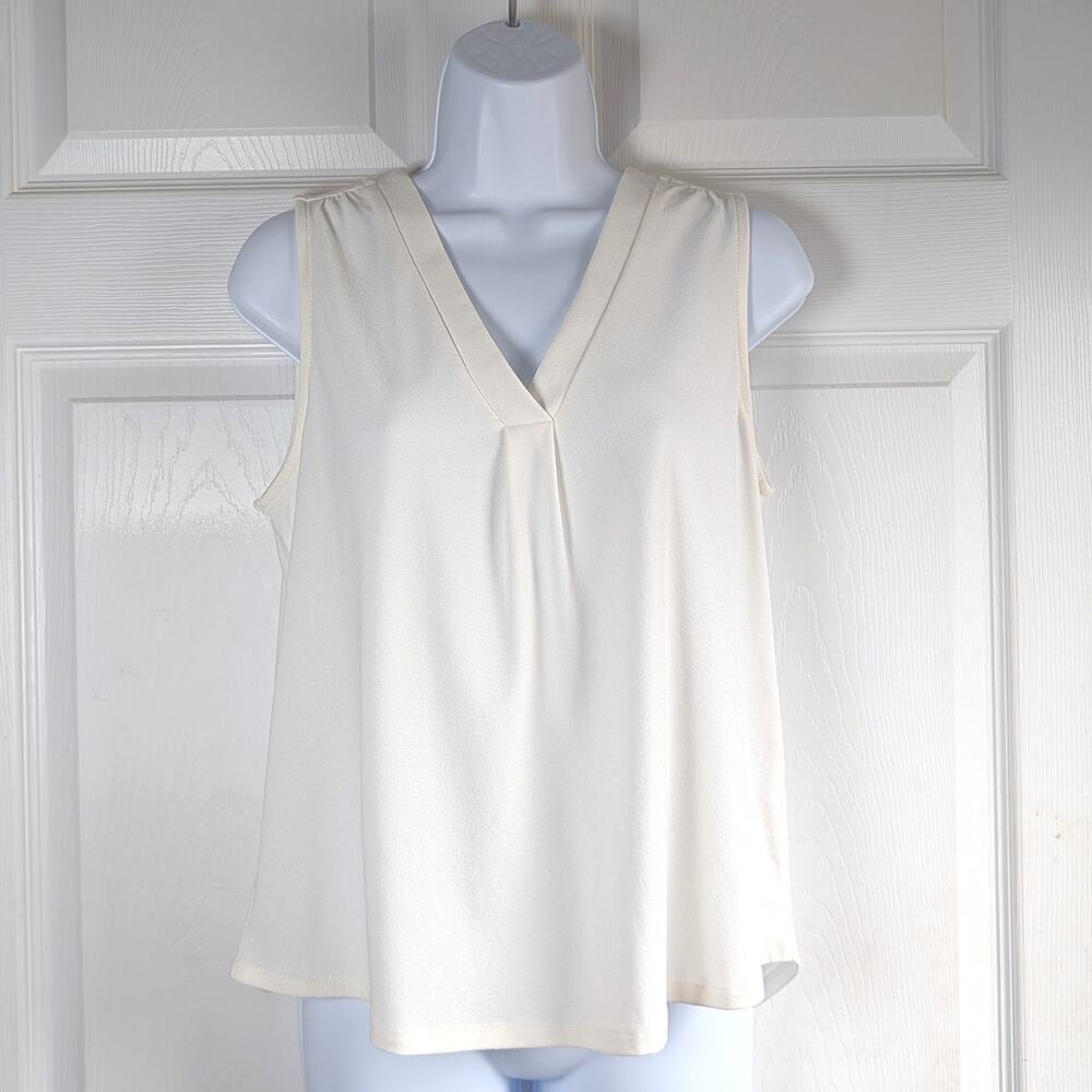 89th + Madison Ivory Cream V-Neck Sleeveless Blouse Pleated Tank Top Size S/P